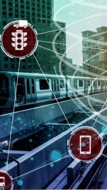 Yeni şehir yolunda gelecek araba trafiği için akıllı ulaşım teknolojisi kavramı. Sanal akıllı sistem, şehir sokaklarındaki araç verilerini birbirine bağlamak için dijital bilgi analizi yapıyor .