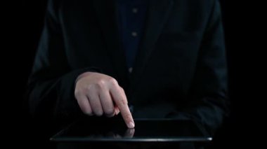 Yapay zeka sanal asistanı Chatbot ile yapay zeka konsepti ile insan etkileşimi, yapay zeka mühendisliği, LLM yapay zeka derin öğrenimi iş desteği için üretken yapay zeka kullanımı. Kullanıcı Kimliği