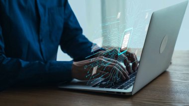 Modern Çalışma Alanlarında Dijital Veri Görselleştirme Temsili Teknoloji ve Yenilik Üzerine Dizüstü Bilgisayarda Yazan kişi. Dörtgen.