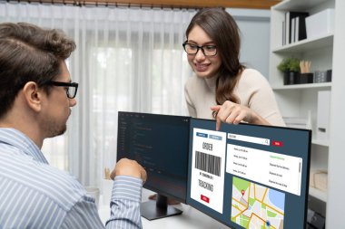 E-ticaret ve canlı çevrimiçi iş için malzeme taşıma ve teslimat izleme sistemi