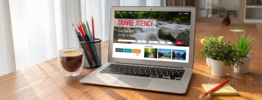 Model arama ve seyahat planlama için internet sitesi uçuş, otel ve tur rezervasyonları için anlaşma ve paket sunuyor