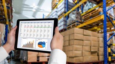 İş veri paneli, pazarlama stratejisi planlaması için iş zekası analizi sunar. Müşteri taleplerini analiz etmek ve iş dünyasının geleceğini önceden görmek için büyük veriler sunulur.