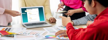 Hızlı bilgisayar yazılımı tarafından müşteri deneyimi ve gözden geçirme analizi