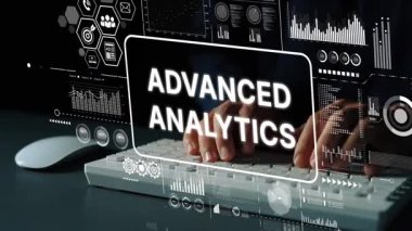 Dijital Çalışma Alanındaki Klavye ve Analitik Grafiklerle Gelişmiş Veri Analizi Kavramı. Asemptotik akıllı veri analitiği.