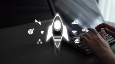 Girişim başlatma ve iş büyüme kavramı, roket sembolü, girişimcilik, başlangıç yeniliği ve yeni iş geliştirme ve genişleme için erken aşama başarı stratejileri. Muxer