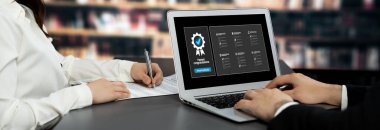 Çevrimiçi ürün sertifikası, önemli bir başarı. Ürün sertifikasını geçirerek kaliteye ve güvenilirliğe olan bağlılığını gösteriyor. canlı