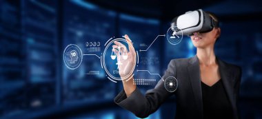 Sanal gerçeklikte bir profesyonel, itaat, yönetim ve siber güvenliğin önemini vurgulayarak yapay zeka ve hukuki etiğin dinamiklerini keşfeder. XDMCP