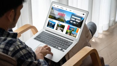 Model arama ve seyahat planlama için internet sitesi uçuş, otel ve tur rezervasyonları için anlaşma ve paket sunuyor