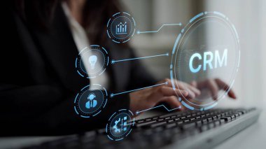 CRM platformları veri analizi, CRM iletişim araçları ve otomasyon yoluyla müşteri ilişkilerini geliştirir. CRM sistemleri müşteri yönetimi, izleme ve CRM ilişki başarısını destekler. Muxer