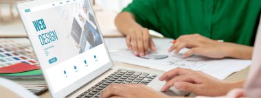 Web sitesi tasarım yazılımı çevrimiçi perakende ticaret ve e-ticaret için canlı şablon sağlıyor