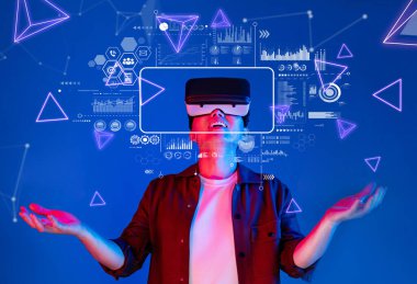 Sanal gerçeklik teknolojisiyle veri analizlerini vurgulayan modern bir iş stratejisi yaklaşımı. Dijital bir ortamda pazarlama sezgilerini ve karar verme yetilerini geliştirir. XDMCP