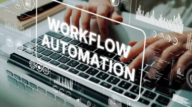 İş ortamında Dijital Dönüşümü Vurgulayan Çalışma Akımı Otomasyon Grafikleri ile Dizüstü Bilgisayarda Yazan Eller. Asemptotik akıllı veri analitiği.