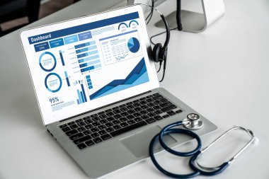 İş veri paneli, pazarlama stratejisi planlaması için iş zekası analizi sunar. Müşteri taleplerini analiz etmek ve iş dünyasının geleceğini önceden görmek için büyük veriler sunulur.