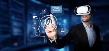 Sanal gerçeklik kulaklığı olan bir işadamı, modern iş uygulamalarında gelişmiş teknolojinin entegrasyonunu sergileyen zarif bir dijital ortamda yapay zeka asistanıyla etkileşime giriyor. XDMCP