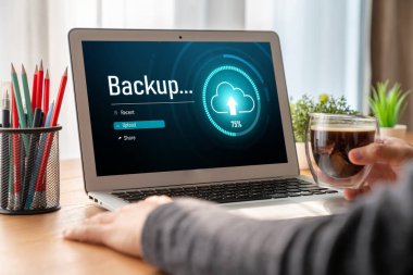 Yedek Depolama Verisi İnternet Teknolojisi İş Konsepti. Veritabanı depolama teknolojisi dosya aktarım paylaşımı, siber, büyük veri bilgileri, internet bankacılığı uygulaması indirme işlemi kolayca yapılır