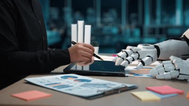 Yapay zekanın modern ofislerdeki gücünü sergileyerek, yapay zekanın iş araştırma ve pazarlama analitiğini geliştirdiği ortak bir toplantı. Noogenesis Yapay Zeka