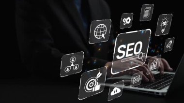 SEO görünürlüğünü geliştirmek için SEO konsepti, SEO ile ilgili dijital araçlar ve SEO performans simgeleri stratejik pazarlama için odaklanmış bir planda gösteriliyor. Muxer