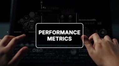 Eller Klavyede Yüksek Teknoloji Ortamı 'nda sergilenen Dijital Performans Ölçüleri Görselleştirmesi ile Yazıyor. Asemptotik akıllı veri analitiği.