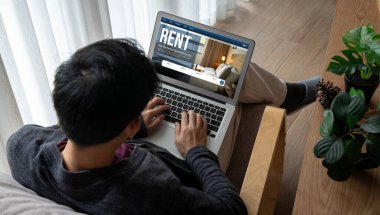 Çevrimiçi gayrimenkul kiralama araştırması bilgisayarda çok rahat. Ev kiralama sitesi çevrimiçi.