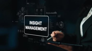 Modern İş Ortamı 'nda Veri güdümlü Karar Vermede Etkili Öngörü Yönetimi. Asemptotik akıllı veri analitiği.