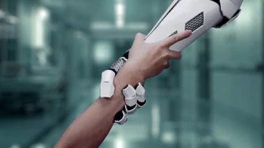 İnsan elinin, DNA hologramının yüzdüğü robot kola uzanması ve tutması. Beyaz robot kolu, laboratuvarda genetik simülatör ikonu olan bir insanı tutarken insanlara yardım ve destek oluyor..