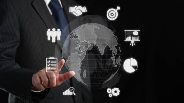 İş adamı küresel pazarlama ve finans konusunda uzmandır. Küresel pazarların karmaşıklığını, stratejileri ve pazarlama erişimini geliştirmek. Küresel finans ve pazarlama FaaS 'larında başarı