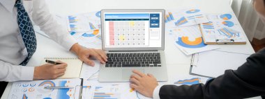 Kişisel organizatör ve çevrimiçi iş dünyası için hızlı zamanlama planlaması için bilgisayar yazılım uygulaması takvimiName