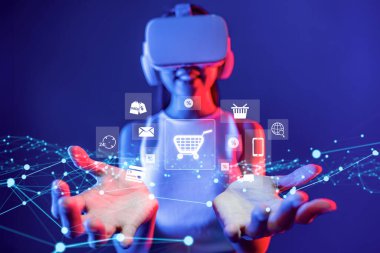 İş adamı çok kanallı stratejileri entegre ediyor, çevrimiçi alışveriş ve pazarlama erişimini artırıyor. Birbirine bağlı marka deneyimleri yaratmak için çok kanallı pazarlamanın gücünü keşfedin. FaaS