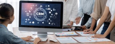 CRM işletme ve işletme için canlı bilgisayarda müşteri ilişkileri yönetim sistemi