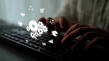 Takım çalışması ve işbirliği, grup verimliliği, iletişim stratejileri, ortak hedefler ve takım dinamikleri ve ortak iş vizyonu yoluyla ortak başarı. Muxer