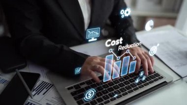 Dijital dönüşüm, işletme maliyeti optimizasyonu, operasyonel maliyet düşüşü, finansal tasarruflar ve ticari başarı için kaynak verimliliği stratejileri yoluyla maliyet azaltma ve maliyet tasarrufu. Muxer