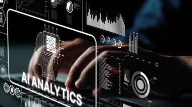 Eller Laptop 'ta Yapay Zeka Analitik Veri Görselleştirme Arayüzü ve Karanlık Çevredeki Geleceğsel Dijital Elementler ile. Asemptotik akıllı veri analitiği.