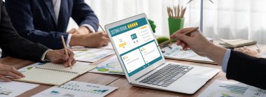 Şirket işleri için canlı bilgisayar yazılımının müşteri deneyimi ve gözden geçirme analizi