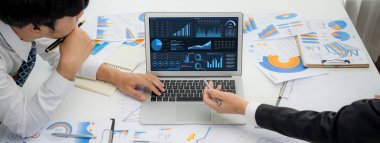 İş veri paneli, pazarlama stratejisi planlaması için iş zekası analizi sunar. Müşteri taleplerini analiz etmek ve iş dünyasının geleceğini önceden görmek için büyük veriler sunulur.