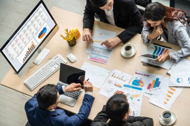 İş veri paneli, pazarlama stratejisi planlaması için iş zekası analizi sunar. Müşteri taleplerini analiz etmek ve iş dünyasının geleceğini önceden görmek için büyük veriler sunulur.