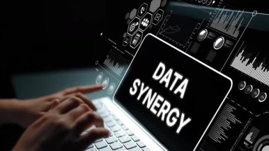 Eller dizüstü bilgisayarda Veri Sinerjisi Grafik Teknolojisi ve Dijital Analiz Konsepti ile Yazıyor. Asemptotik akıllı veri analitiği.