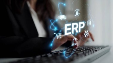 ERP platformu, kurumsal kaynak planlaması, entegrasyon, veri akışı, iş verimliliği, finans, envanter ve insan kaynaklarının iyileştirilmesi için merkezi sistemi göstermektedir. Muxer