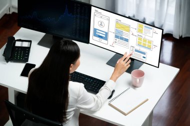 Hareketli mobil uygulama ve web sitesi için UX UI tasarım süreci. Profesyonel uygulama geliştiricisi için kablo grafiğinin yaratıcı prototipi .