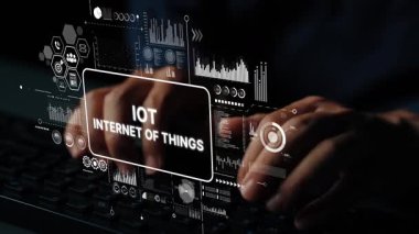 Nesnelerin İnternetini Temsil eden Dijital Simgelerle Klavyede Yazan Eller Kavram ve Veri Görselleştirme Eğilimleri. Asemptotik akıllı veri analitiği.