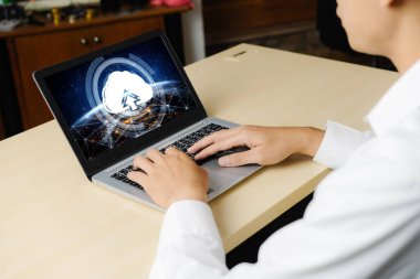 Mod uzak çalışma ve kişisel veri depolama için bulut hesaplama yazılımı