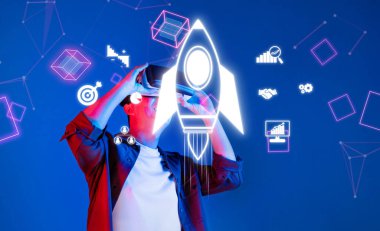 İş büyümesi ve başlangıç gelişimi için yenilikçi stratejiler keşfetmek, fikirleri ve başarı fırsatlarını görselleştirmek için sanal gerçeklikle ilgilenen bir kişi. XDMCP