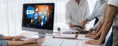 Pazarlama stratejisini planlamak için ERP girişimi kaynak planlama yazılımı