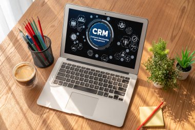 CRM işletme ve işletme için modern bilgisayarda müşteri ilişkileri yönetim sistemi