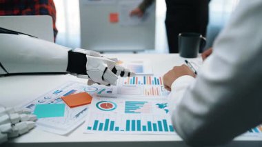 İş uzmanları, stratejik planlamayı iyileştirmek ve üretkenliği artırmak için yapay zeka destekli araçlar kullanıyor ve işyeri teknolojisinin evrimini vurguluyor. Noogenesis Yapay Zeka