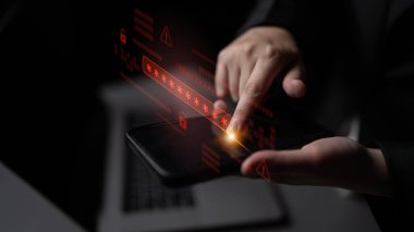 Kırmızı yıldız kutulu şifre ihlali uyarısı, siber güvenlik alarmı, kilit simgeleri ve dijital sistem erişiminde kritik hassasiyet sinyalleri