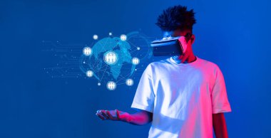 Bir kişi sanal gerçeklik teknolojisini keşfeder, yenilikçi ağ ve iletişimi canlı bir dijital ortamda sergiler, modern bağlantıları ve etkileşimi vurgular. XDMCP