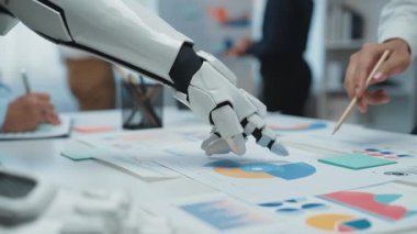 İş adamları, finansal eğilimleri, rafine stratejileri ve kurumsal tahminleri geliştirmek için yapay zeka destekli araçlar kullanıyorlar. Noogenesis Yapay Zeka