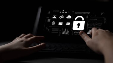 Çevrimiçi erişim için dijital siber güvenlik şifreleme, siber şifre koruması, parmak izi kimliği, bulut depolama güvenliği ve siber güvenlik sistemi