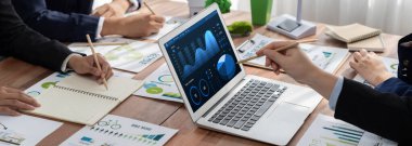 İş veri paneli pazarlama stratejisi planlaması için canlı iş zekası analizi sağlar