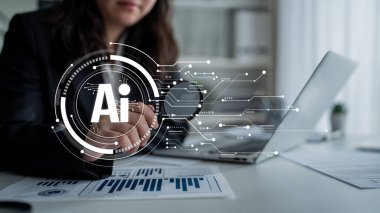 LLM 'de yapay zeka asistanı, büyük veriler, makine öğrenimi ve üretken yapay zeka gücü gelişmiş iş uygulamaları için ajanssal yapay zekayı destekliyor. Latch